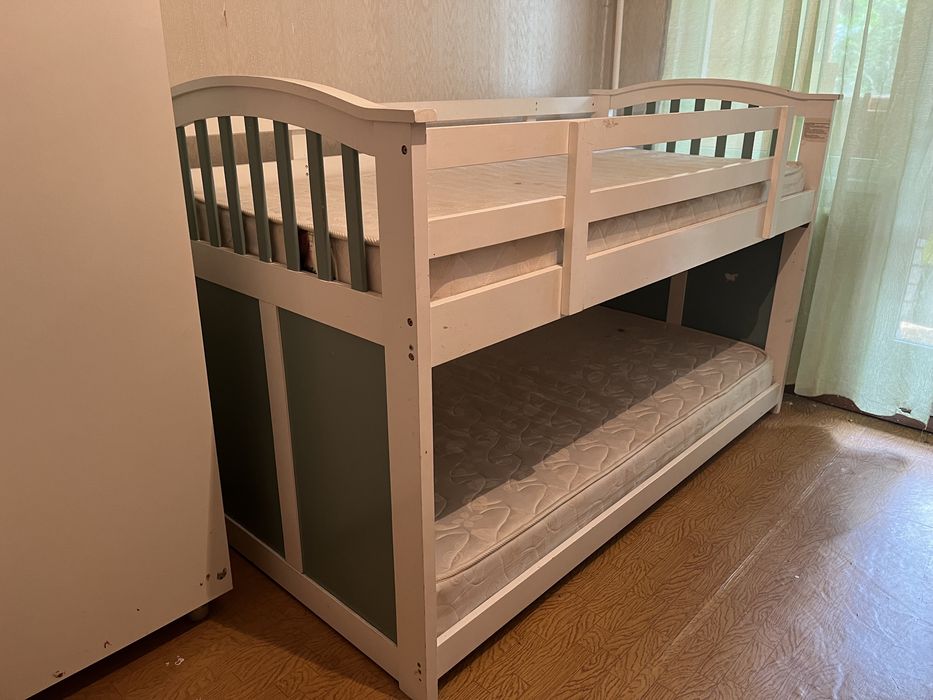 двухъярусная кровать