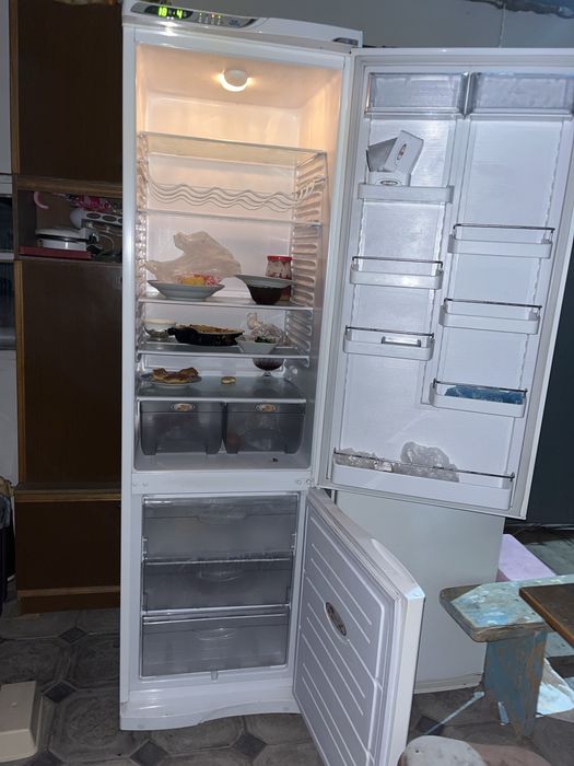 Продаю  холодильник