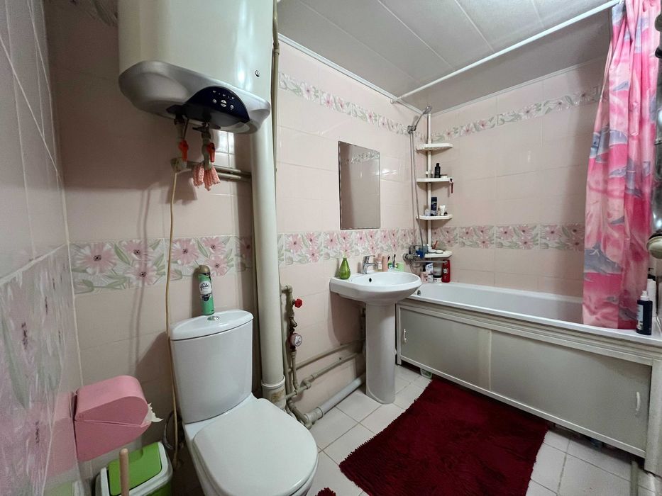 4-комнатная на 8 мкрн 4 кольцо ][