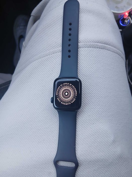 Apple watch SE 40 mm alunimium case