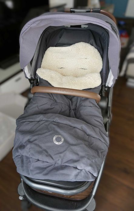 Maxi-Cosi Adorra 2 + кош за новородено + зимен чувал за количка
