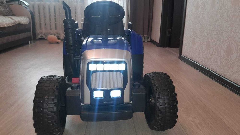 Трактор детский с прицепом