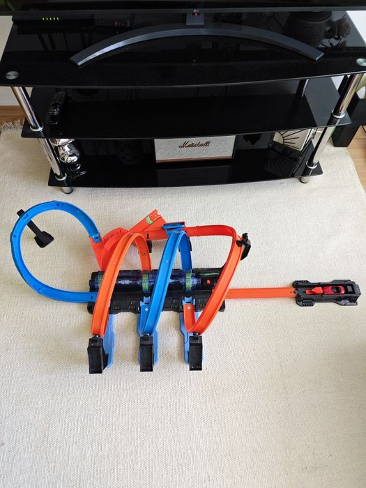 Hot Wheels писта FTB65 Corkscrew Crash Connectable Track Set