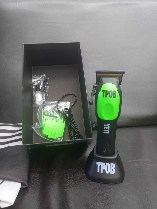 Vand set masini de tuns profesionale