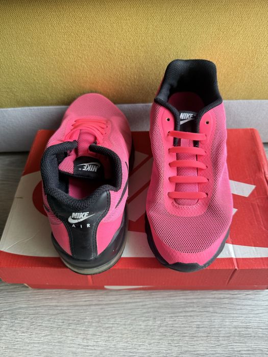 Nike Air Max Invigor