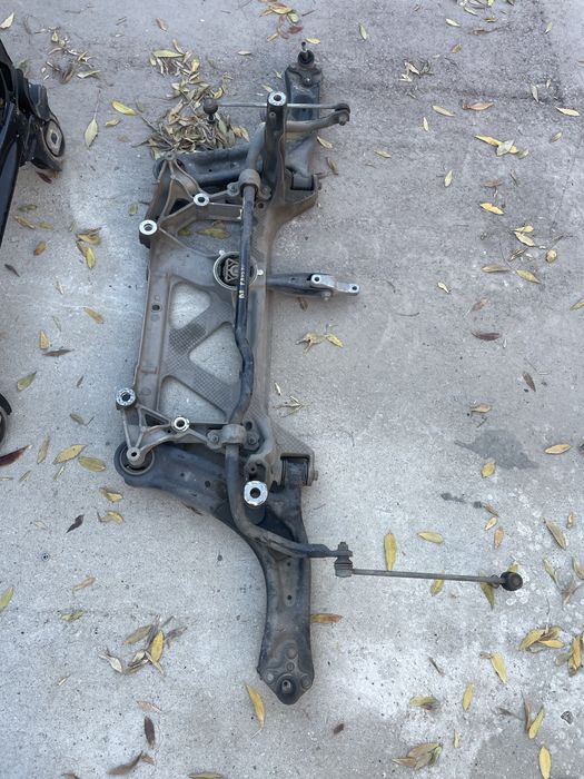 Cadru motor Volkswagen passat b8 / brat stanga dreapta superb