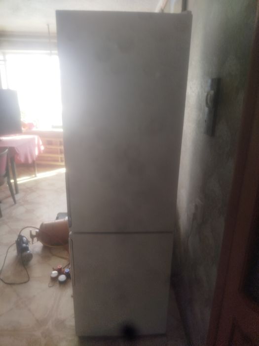 Продам холодильник Аристон ноуфрост