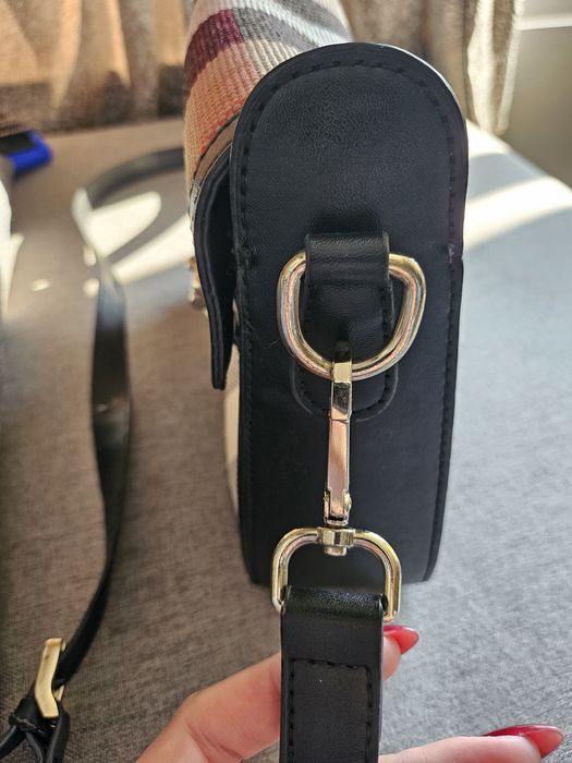 Чанти до 350лв (Valentino; Burberry)