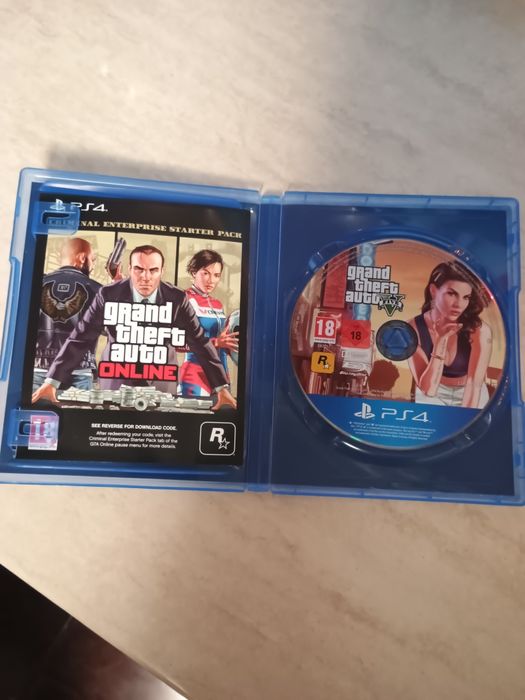 Vând jocuri PS4(Minecraft și GTA 5)