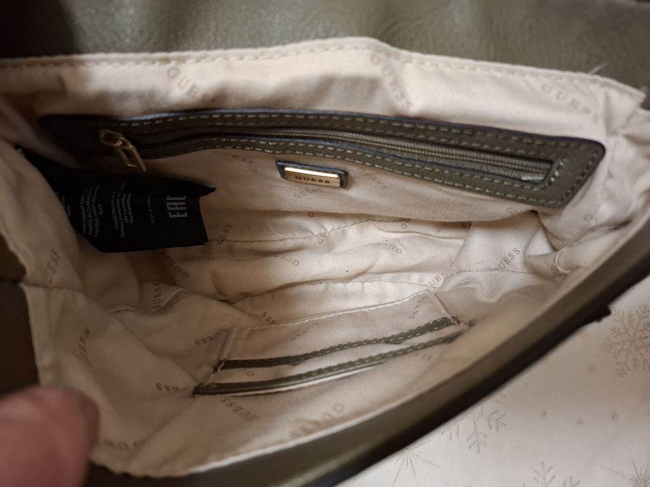 Дамска оригинална чантичка за през рамо. Guess Dixie Crossbody Flap