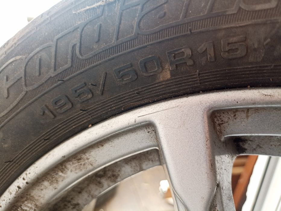 Продам диски  с резиной