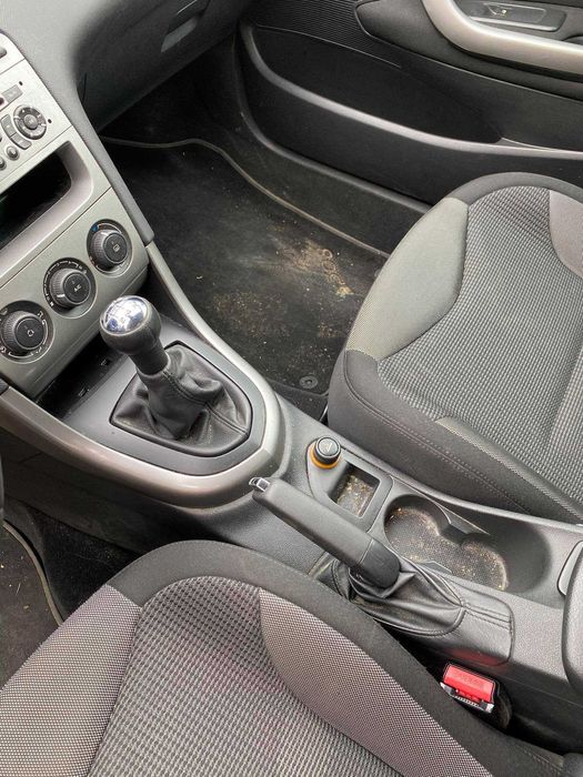 Peugeot 308 / пежо 308 на части