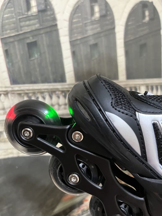 Продам роликовые коньки