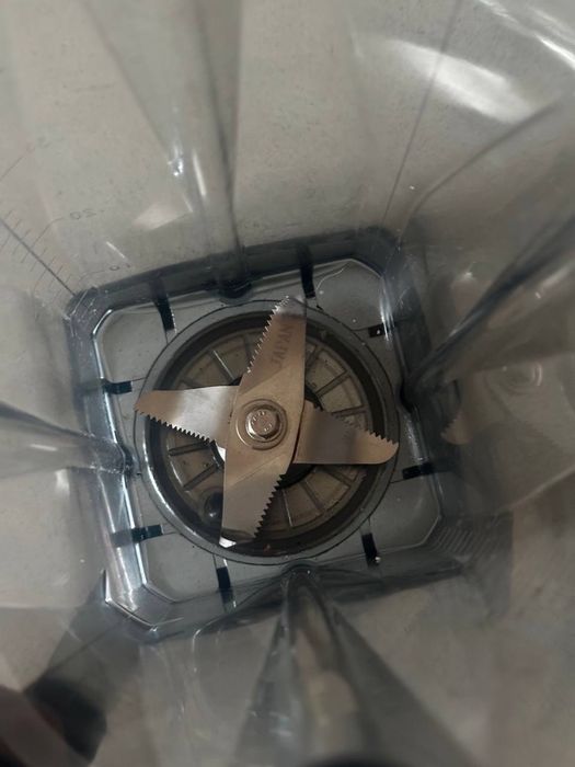 Професиональный блендер