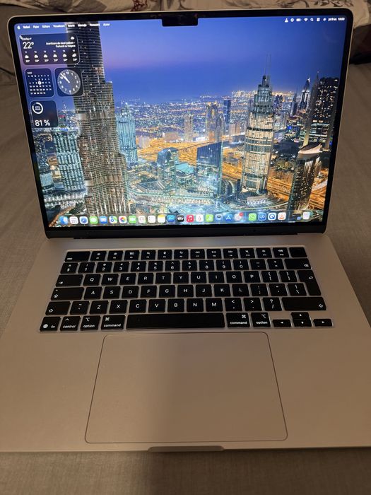 Macbook Air M4 2025