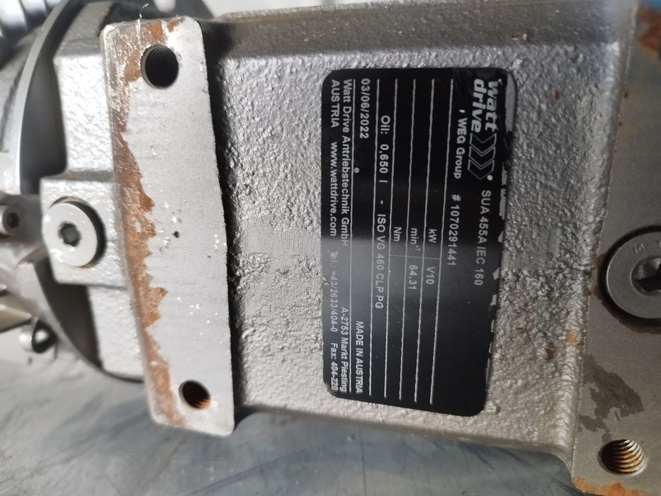 Електромотор с редуктор 0.37кВ 22 оборота