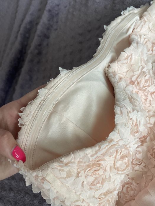 Рокля в светлорозов цвят