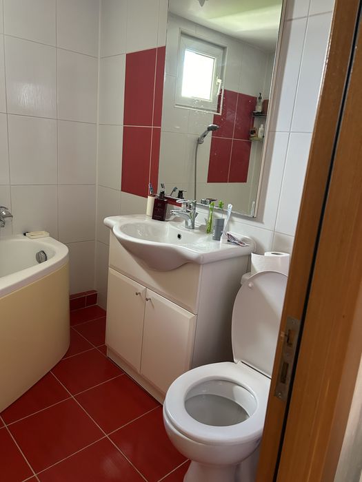 Inchiriez apartament 3 camere Fizicienilor - Sect 3