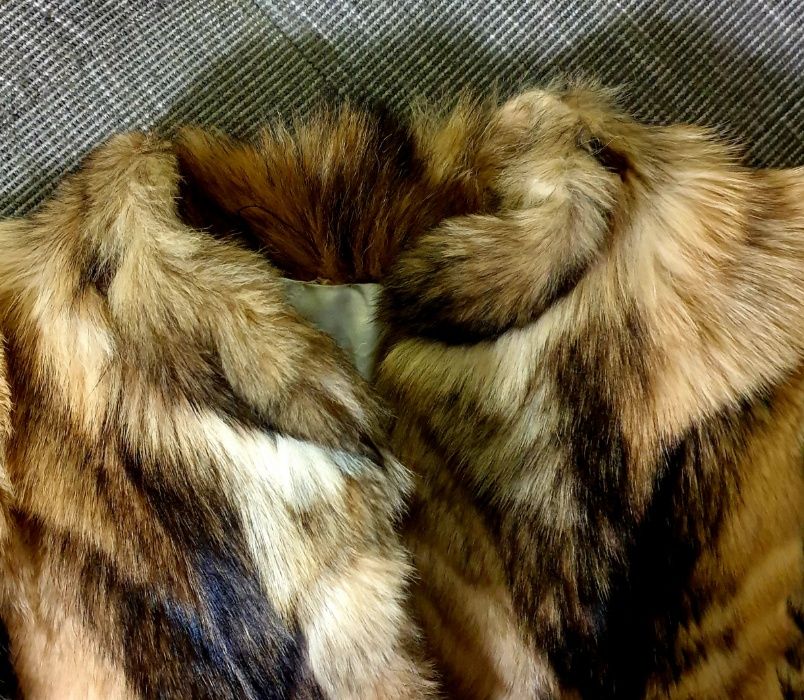 Зимно дамско палто от лисица