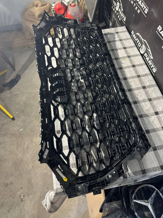 Grila radiator Audi Q5 S-Line SQ5 FY 2021/2022/2023/2024 cod 8039201V