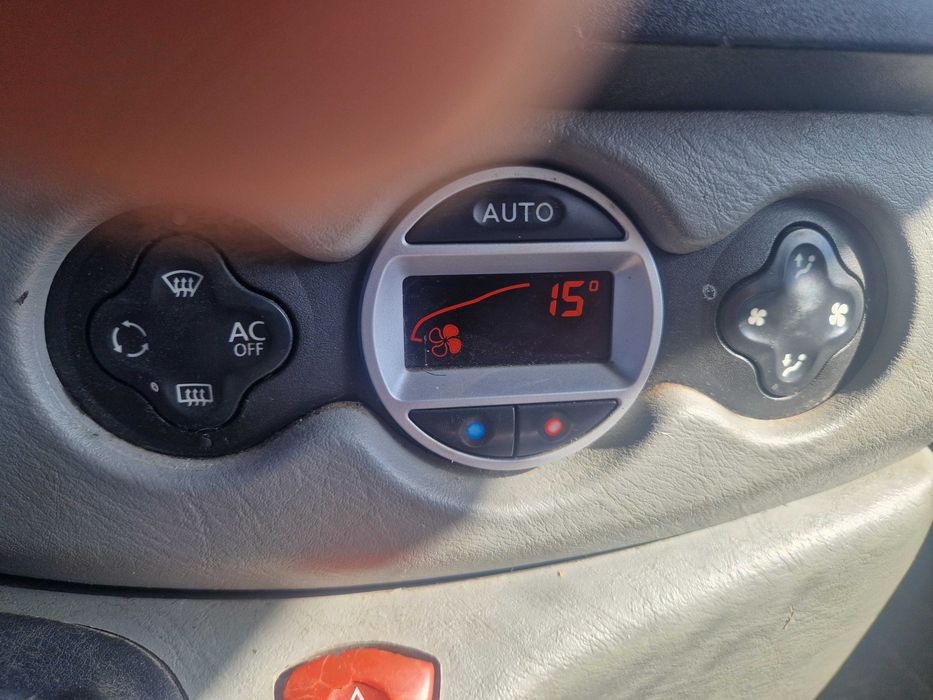 Aututilitara renault trafic