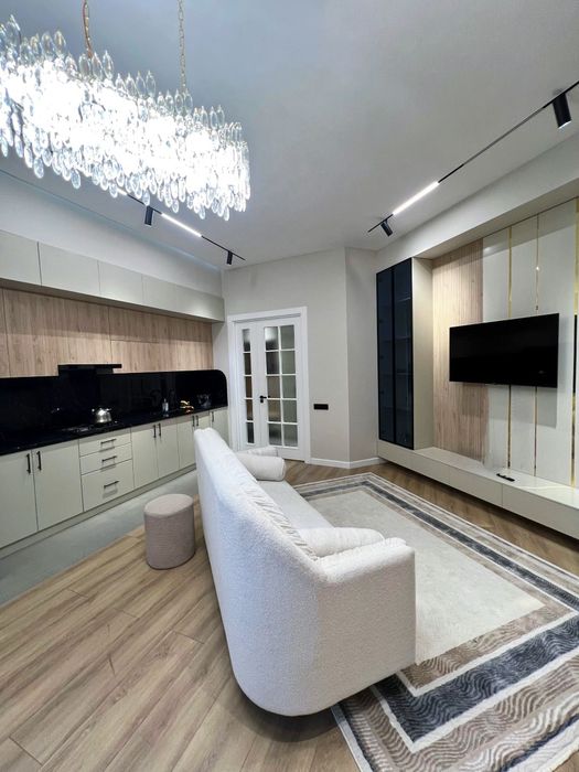 Сдаётся 2-комнатная квартира возле метро Xonobod в Сергели районе.