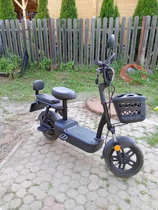 Scooter nou cu pedale fara carnet