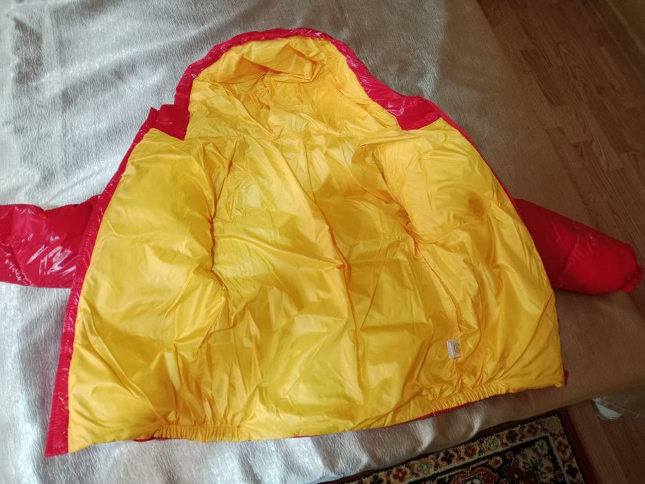 Продам новую детскую куртку