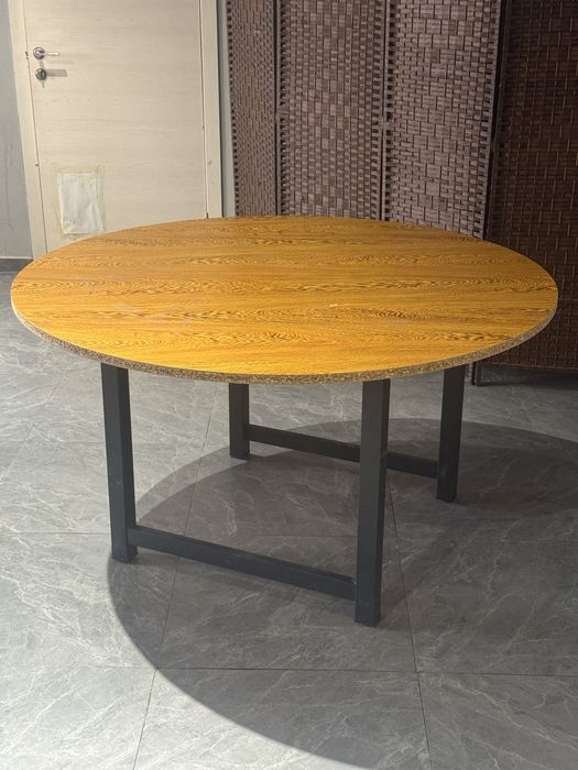 Продам столы и стулья