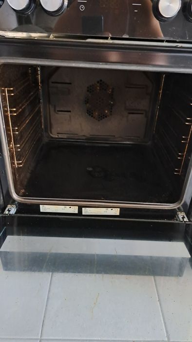 Aragaz beko cu cuptor electric