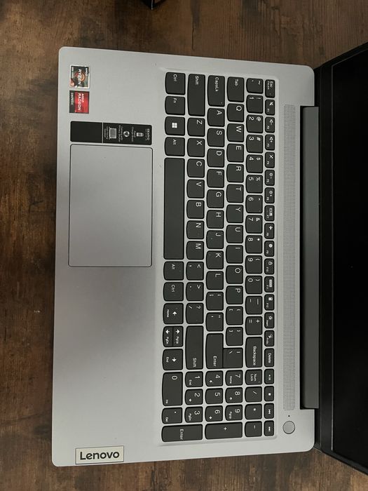 Laptop Lenovo IdeaPad Slim 3