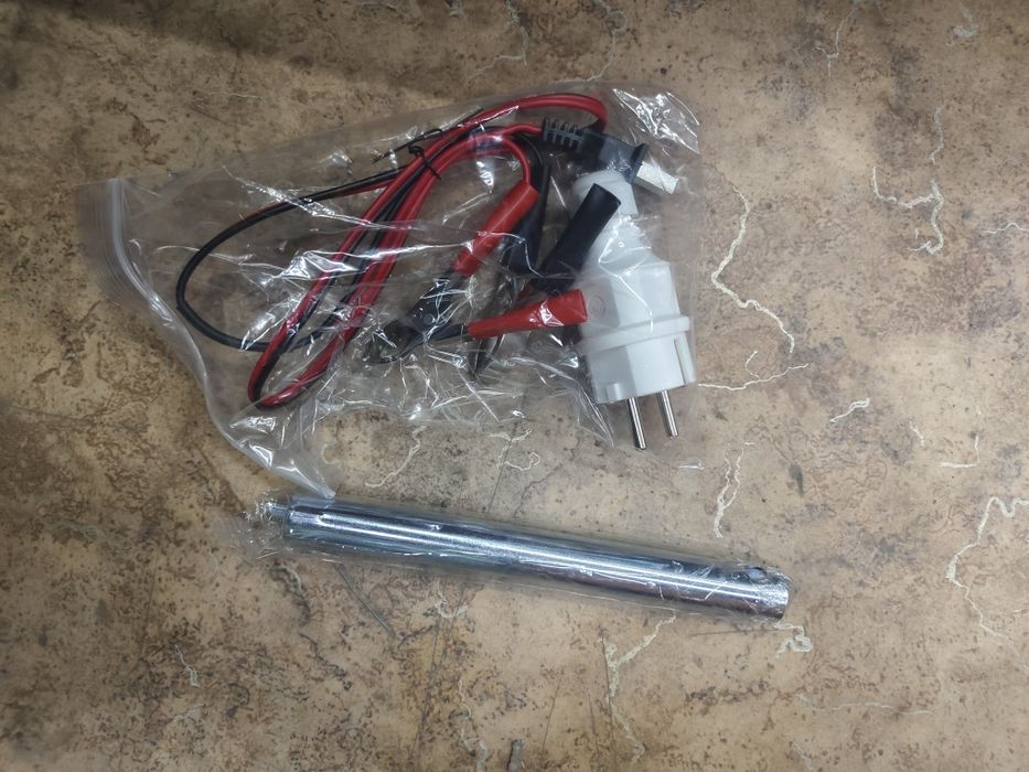 Бензиновый генератор 3,3кВт.  2,2кВт