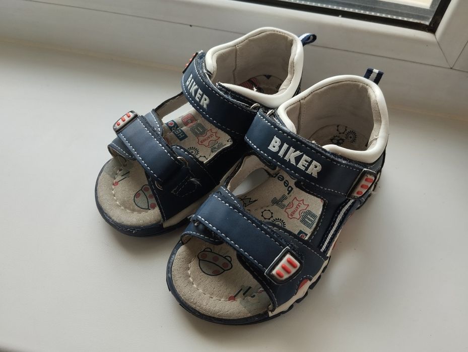 Сандалии 4 пары .   .