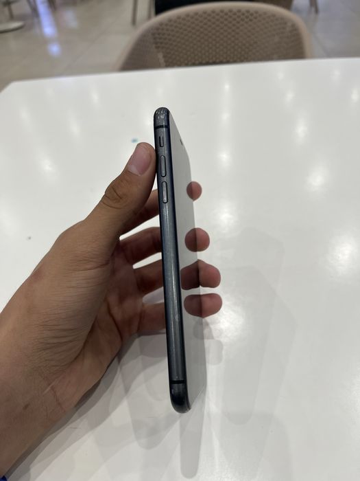 Продам iPhone 11 64 gb