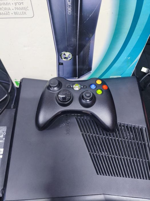 Xbox 360 slim, прошитый (freeboot/aurora), МНОГО ИГР!!!
