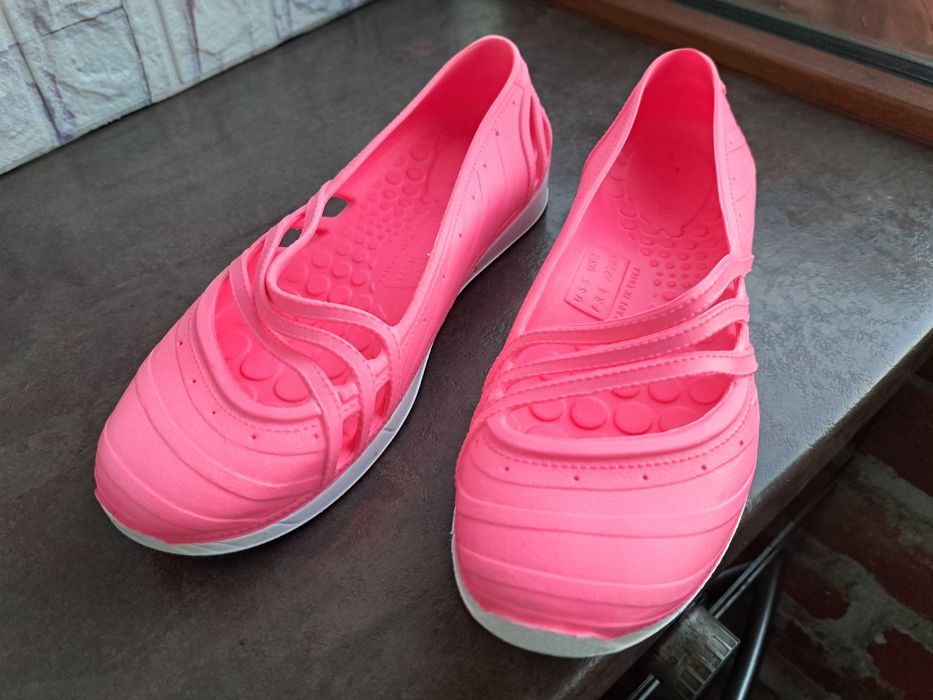 дамски летни отворени обувки силиконови балерини,номер36,5 Adidas за момиче
