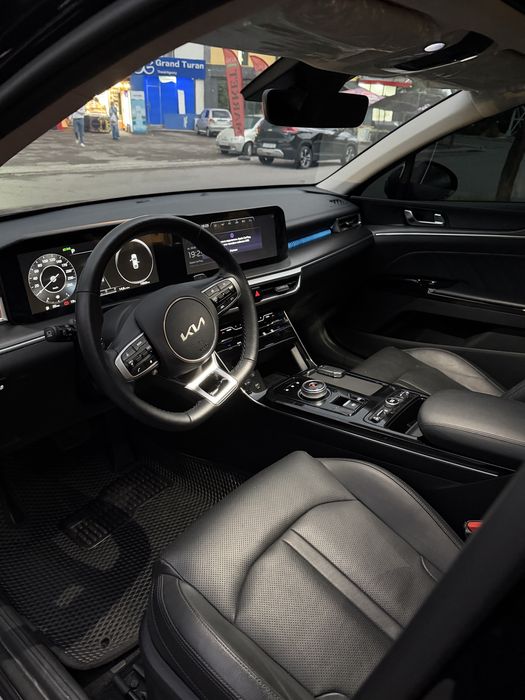 2025  Kia k-5 premier 2.0 turbo mator