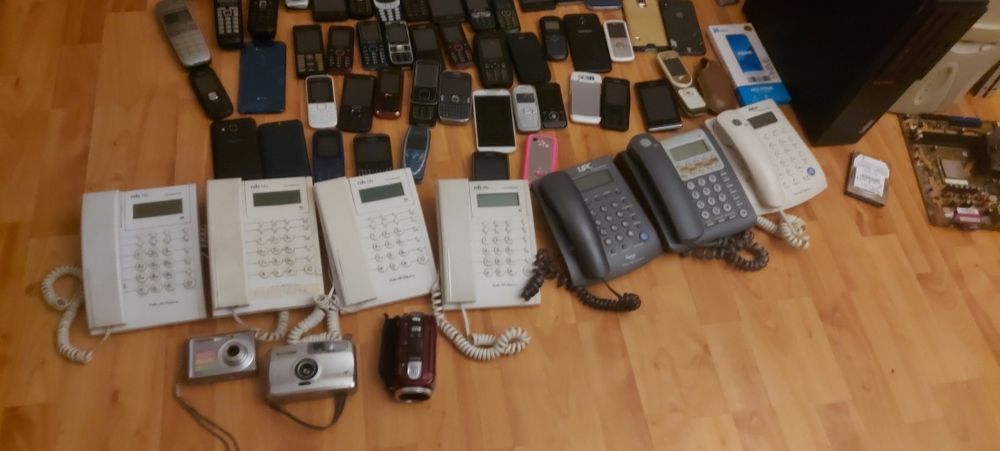Telefoane multe prea multe cu calculatoare