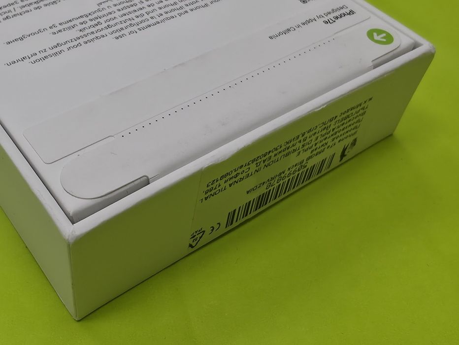 ЗАПЕЧАТАН 256GB iPhone 17e Yettel Гаранция 3г. 2029 Black