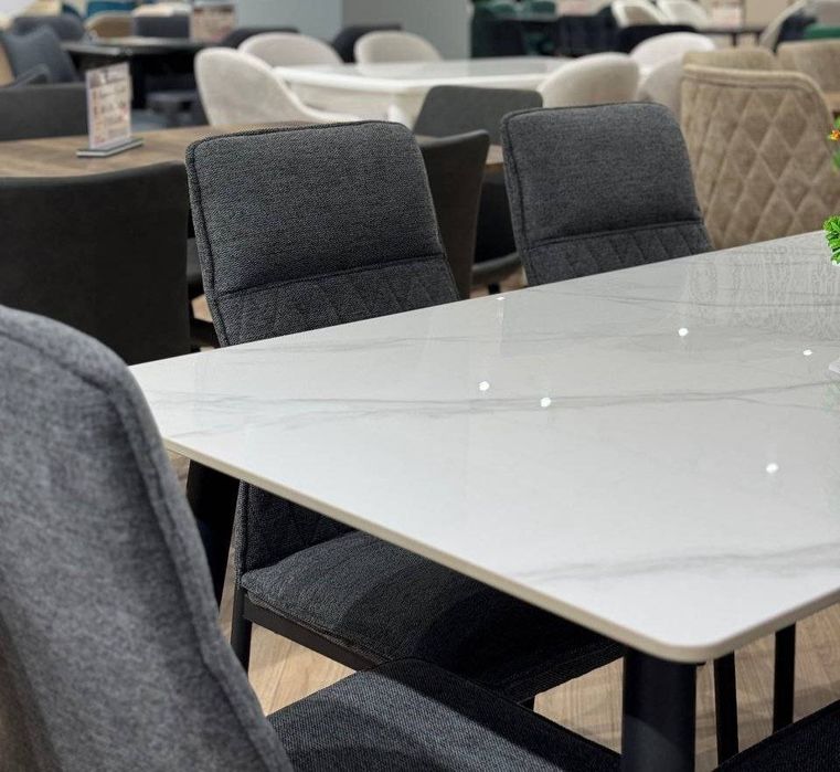 Обеденный стол и стулья по акции