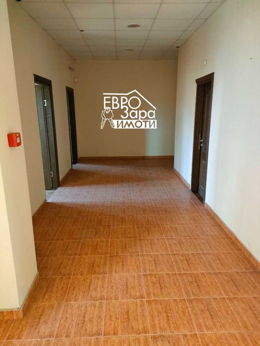 Масивна, обзаведена сграда /хотел/ за продажба в село Любеново