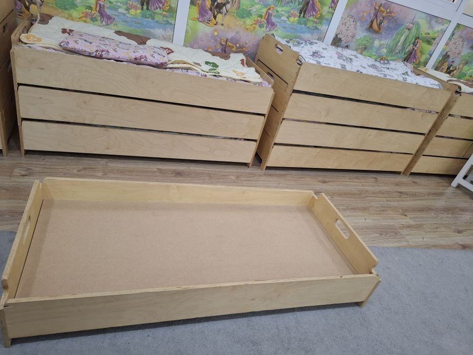 Продается детская кровать. без матраса. из дерева. 16 штук.