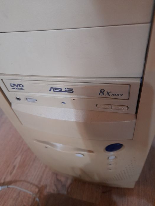 Ретро  настолен компютър