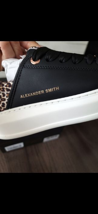 Сникърси Alexander Smith