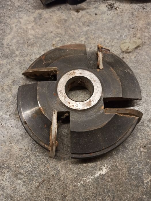 фрезови глави за изработка на дървени врати