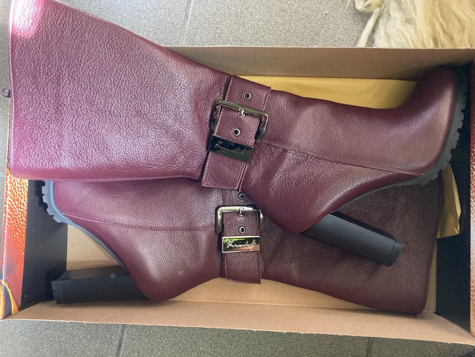 НОВИ Кожени ботуши, номер 39