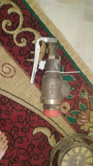 Клапан предохранительный