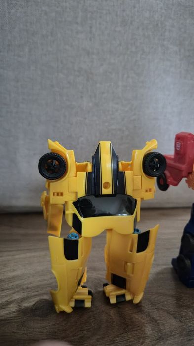 Transformers колекционерски фигури