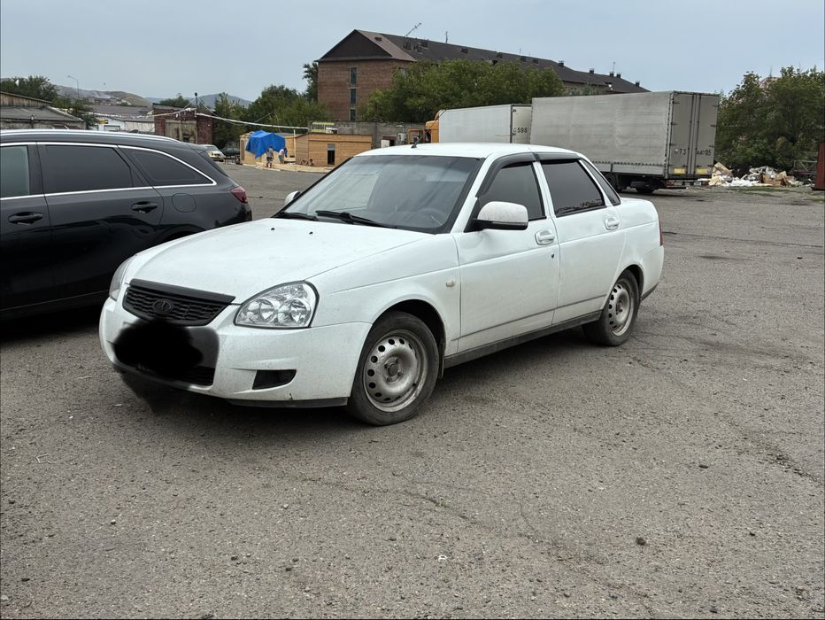 Продам приору 2,обмен не интересует.