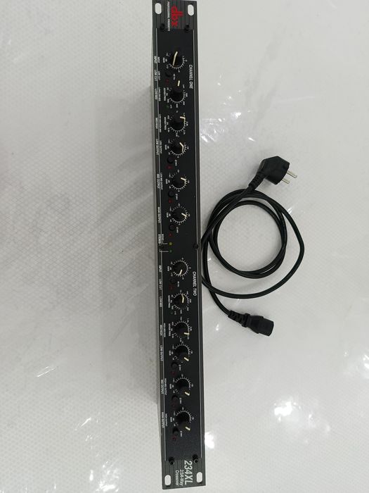 Кроссовер dbx 234XL